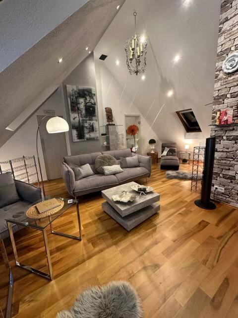 גריסהיים Zentrale Maisonette Mit Buero & Parkplatz מראה חיצוני תמונה